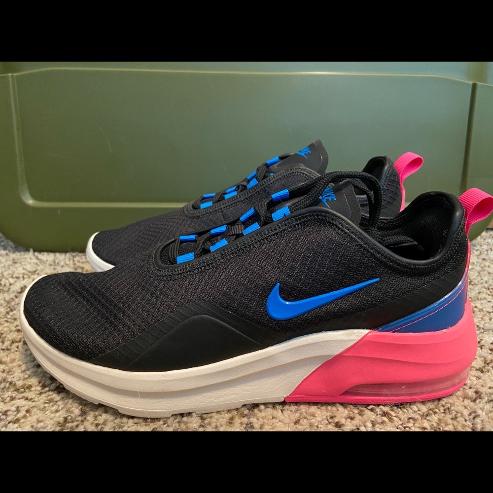 Nike Max Motion